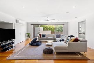 Resort-style living close to front beach and shops - Blairgowrie - 9