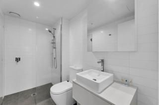 Amazing city view 2BR Apt Mel CBD Free Parking - 3