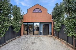 Boutique Barn - 0