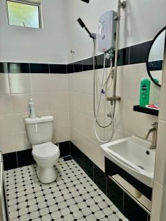 EmbunSari Serimenanti Homestay - - 4
