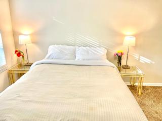 2 Bed Apartment 10 Minutes to Beach - Jacksonville - 2