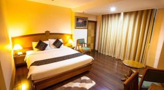 NH Elegant Hotel - 7