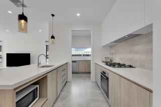 4BR Brand new Townhouse in Ashburton Shopping Golf - Chadstone - 3