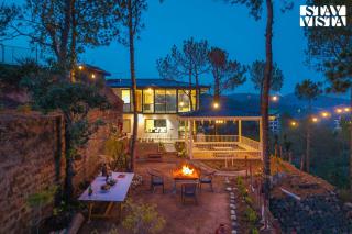 StayVista at Petal Perch with Bonfire, Kids Pool - Kasauli - 9