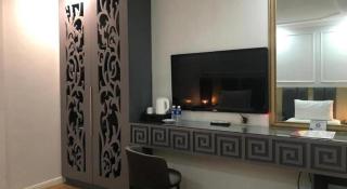 Queen Margarette Hotel - 2