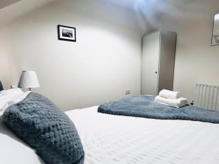 Lovely Ashford home with en-suite and spacious driveway - Ashford - 4