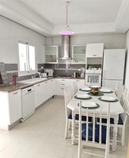 Grand, moderne et élégant Appartement 2 chambres à La Marsa Plage - La Marsa - 8