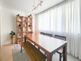 Open Special Korean Style 8 people 5 minutes walk from Jeonpo Station Cafe Street Seomyeon 17minutes from Airport 13 minutes from KTX,1 minute from BIFC - Busan - 8