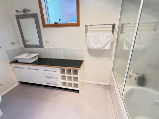Central Sandy Bay Retreat - Sandy Bay - 1