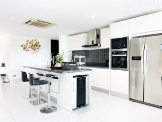 Twin Sands Resort Penthouse - Patong Beach - 5