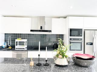 Twin Sands Resort Penthouse - Patong Beach - 1