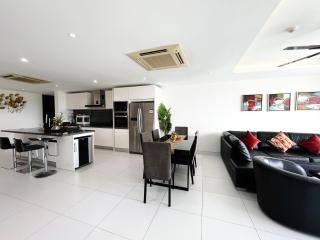 Twin Sands Resort Penthouse - Patong Beach - 3