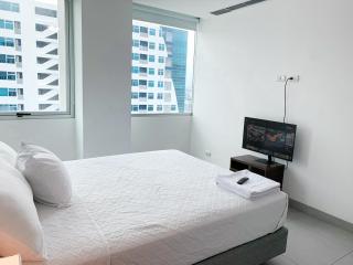 Suite de lujo cerca al aeropuerto, terminal, mall sol - Guayaquil - 1