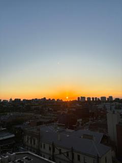 Stunning Views in central South Yarra - 5