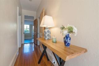 Rose Cottage - Charming Haven near CBD & Waterfront - - 3