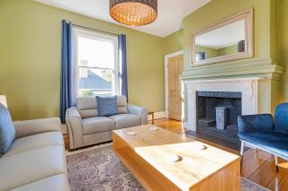 Rose Cottage - Charming Haven near CBD & Waterfront - - 1