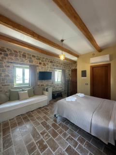 Arapis Rooms & Suites - Áyios Kiprianós - 2
