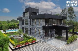 StayVista at Ashbourne Estate with AC, BBQ, Bonfire - 9