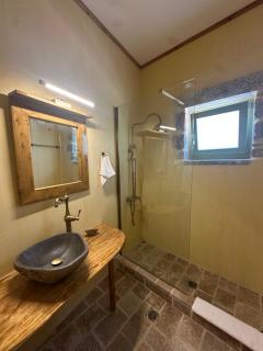 Arapis Rooms & Suites - Áyios Kiprianós - 5
