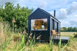 Offgrid Cabin Klaudia mit Feldblick in Seenähe - - 0