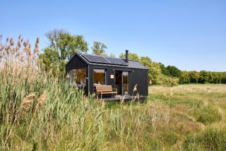 Offgrid Cabin Klaudia mit Feldblick in Seenähe - - 9