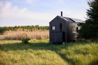 Offgrid Cabin Klaudia mit Feldblick in Seenähe - - 1