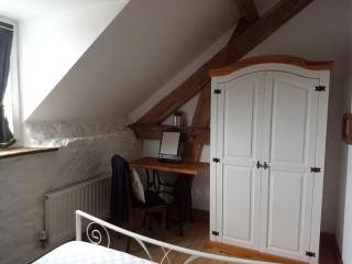 Charming 2-Bed Cottage within Barn in Merinchal - 8