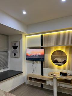 Room Transit Collins Boulevard - - 8