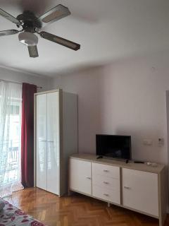 Apartments Perina Tisno - Tisno - 8