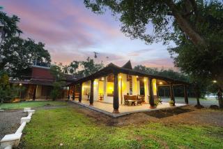 Alaya Stays Vembanad House Heritage Lakeside Villa with Garden - Alleppey - 6