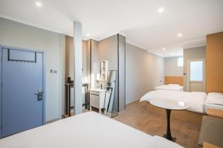 Beijing Liangcang Hotel 10-minute walk to Tiananmen Square and the Forbidden City Free registration service for Tiananmen access 200 meters from the subway Beijing Cultural Hub Free coffee & free laundry service - 2