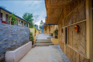 Babylon Bamboo Cottage - - 7