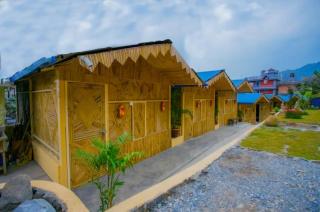 Babylon Bamboo Cottage - - 6