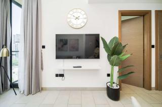 PVH - Sobha Waves - Tranquil 1BR near Downtown - 1