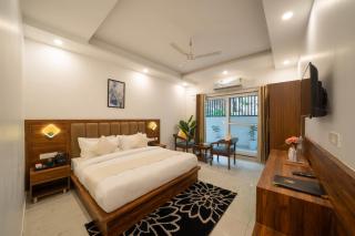 Premium Mystic Falls near Secret Waterfall - 3