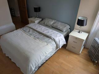 Charming Old Town Apartment - Hull - 3