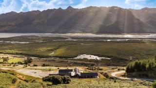 Whenua Lodge - Our Land Lodge - Glenorchy - 8