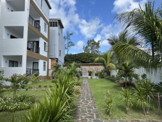 Cozy 2-Bedroom Apartment with Large Terrace - 7