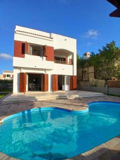 Villa with private pool - Qaryat Shurūq - 1