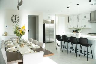 Modern Spacious 6BR Villa with Game Loft 5 Min to Strip, Stadium & Shopping! - 6