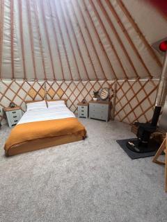 Bracken Barns Glamping & Massage - 8