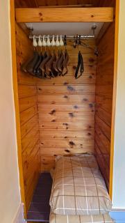 1 Bedroom Cabin with Mountain & Loch Views - Quiet Location between Glencoe & Ben Nevis - Corran - 4