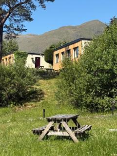 1 Bedroom Cabin with Mountain & Loch Views - Quiet Location between Glencoe & Ben Nevis - Corran - 7