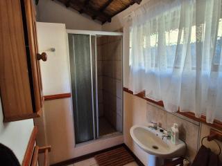 Thekwane Nest and Ondini Self catering cottages - Drakensberg Gardens - 5