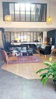 Villa avec piscine et magnifique jardin ! Villa with swimming pool and magnificent garden! - Aigrefeuille-sur-Maine - 0