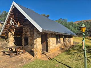 Thekwane Nest and Ondini Self catering cottages - Drakensberg Gardens - 1