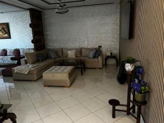 Beautiful large apartment - 0