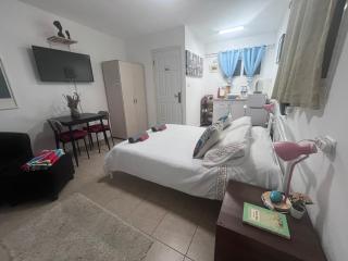 The Lowest Place on Earth B&B - Neʼot HaKikar - 9