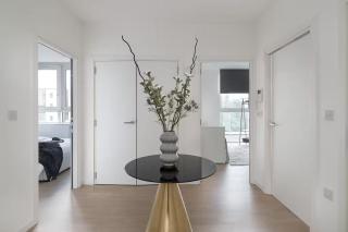 Immaculate and Homely 3-bed Penthouse in Milton Keynes by Renzo, Amazing Views, Brilliant Location! - Milton Keynes - 3