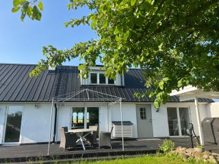 Tranquil 3-bed farmhouse in Övraby - - 0